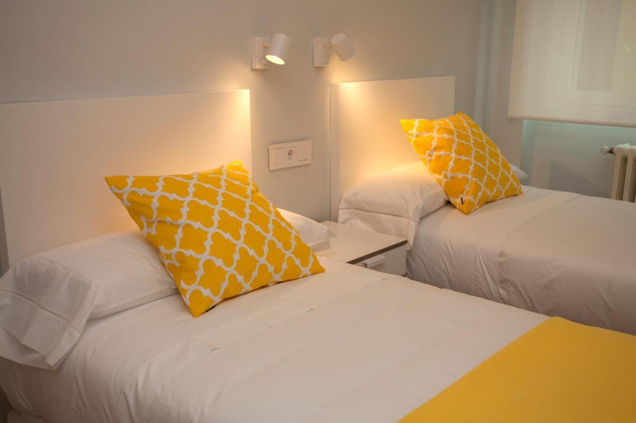 La Casa De Mozo Apartment Ávila Luaran gambar